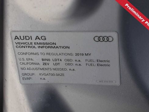 Used 2019 Audi e-tron Prestige w/ Prestige Package AWD/4WD image 21