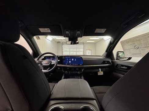 New 2026 Chevrolet Suburban LS AWD/4WD image 18