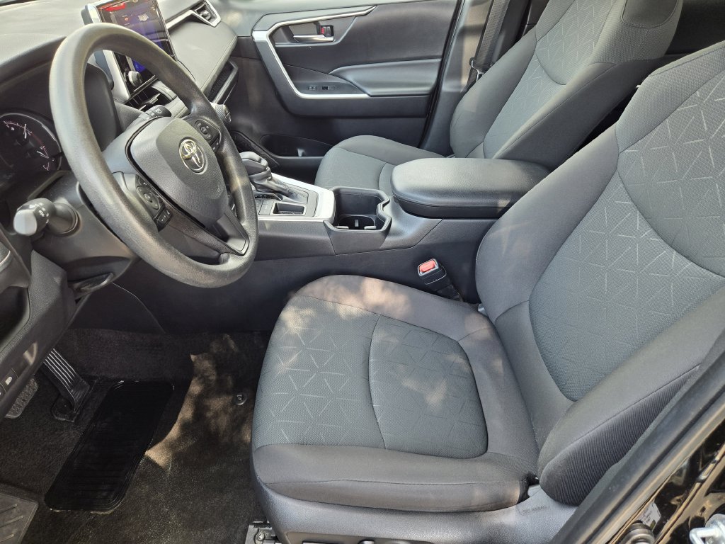 Used 2024 Toyota RAV4 XLE FWD image 9