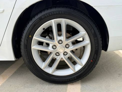 Used 2012 Chevrolet Impala LTZ FWD image 31