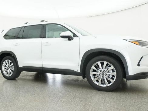 New 2026 Toyota Grand Highlander Platinum AWD/4WD image 31