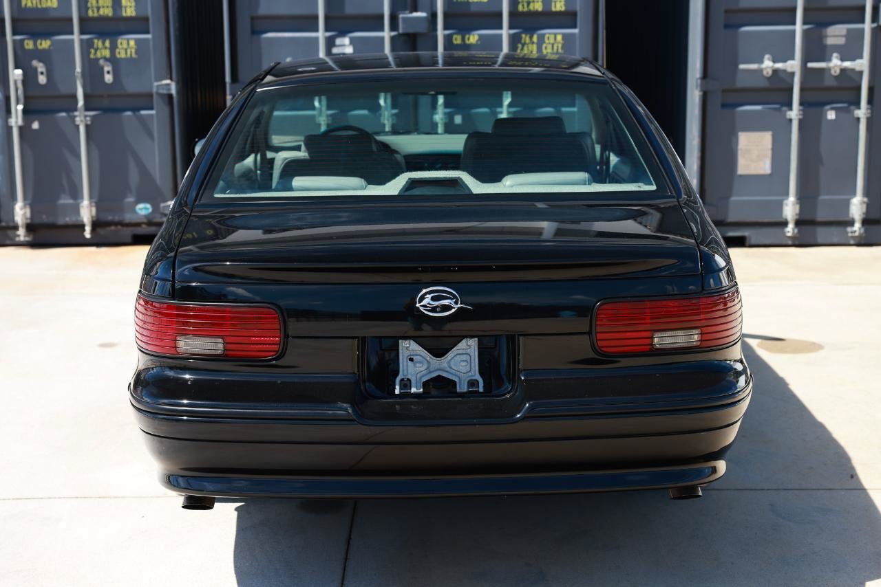 Used 1996 Chevrolet Caprice SS RWD image 9