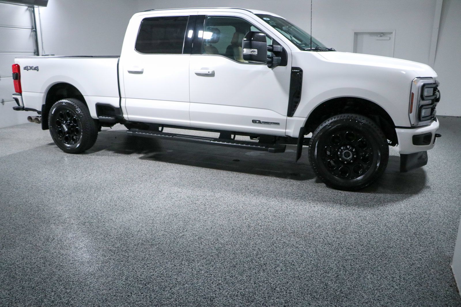 Used 2024 Ford F250 Lariat w/ Black Appearance Package AWD/4WD image 6