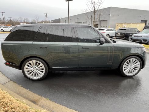 Used 2025 Land Rover Range Rover Long Wheelbase SE image 8