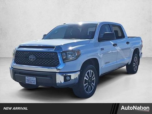Used 2018 Toyota Tundra SR5 w/ SR5 Upgrade Package image 1