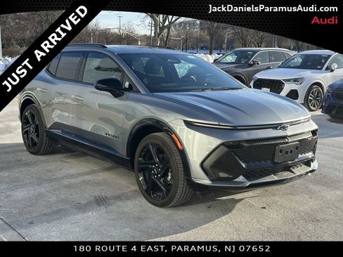 Used 2025 Chevrolet Equinox EV RS image 6