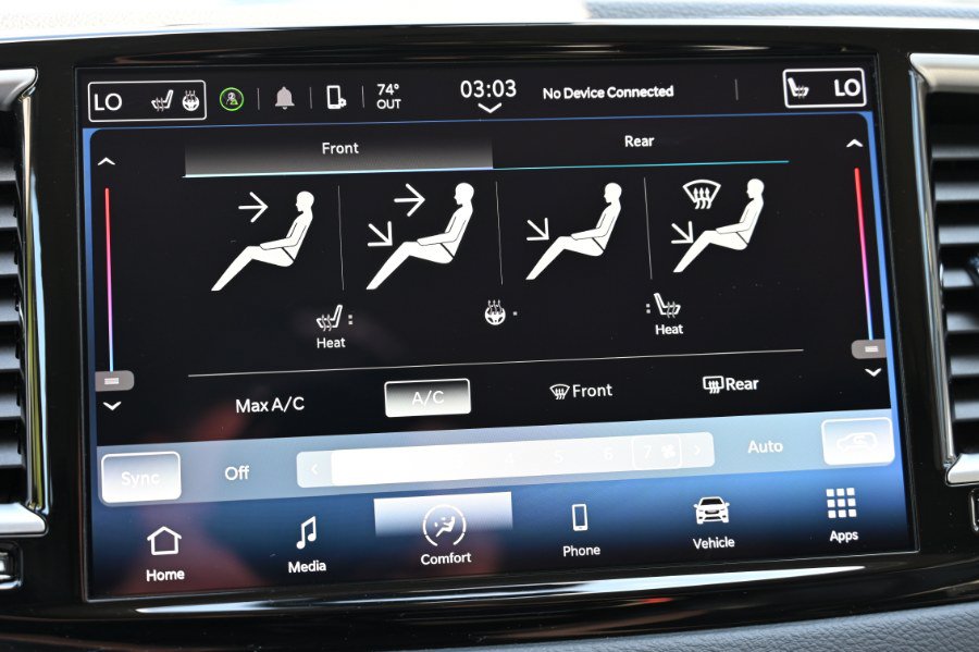 Used 2023 Chrysler Pacifica Touring-L FWD image 27