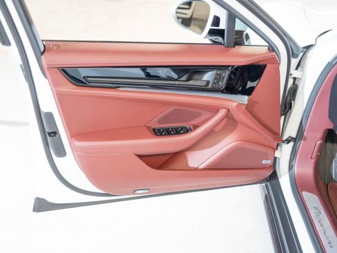 Certified 2026 Porsche Panamera image 16