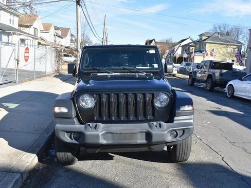 Used 2023 Jeep Wrangler Sport S image 3