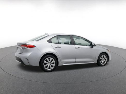 Used 2025 Toyota Corolla LE FWD image 10