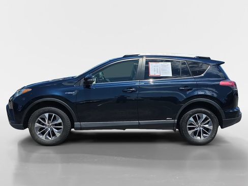 Used 2018 Toyota RAV4 XLE AWD/4WD image 7