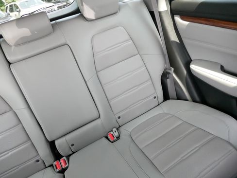 Used 2020 Honda CR-V Touring image 14