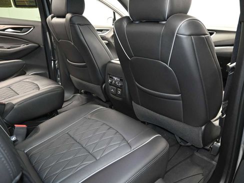 Used 2024 Buick Enclave Avenir AWD/4WD image 32