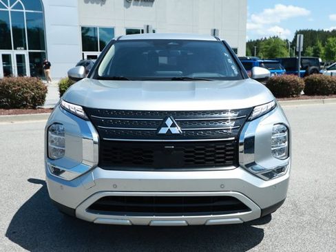 Used 2024 Mitsubishi Outlander SE FWD image 2