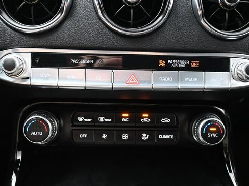 Used 2022 Kia Stinger GT-Line RWD image 16