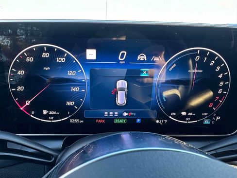 Used 2025 Mercedes-Benz GLC 350e 4MATIC image 23