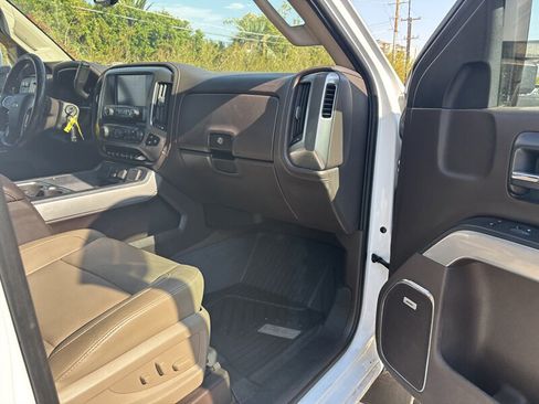 Used 2017 Chevrolet Silverado 2500 LTZ w/ Duramax Plus Package AWD/4WD image 27