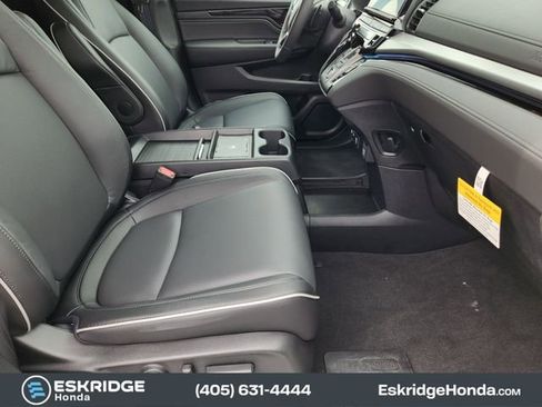New 2026 Honda Odyssey Touring image 11
