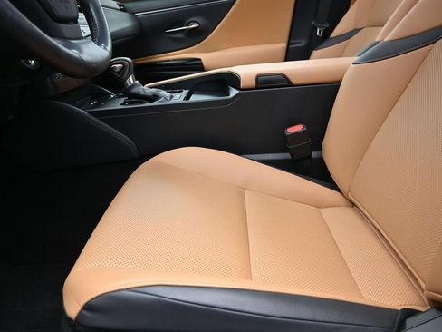 Certified 2023 Lexus ES 300h w/ Premium Package FWD image 13