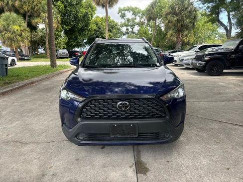 Used 2022 Toyota Corolla Cross LE FWD image 3