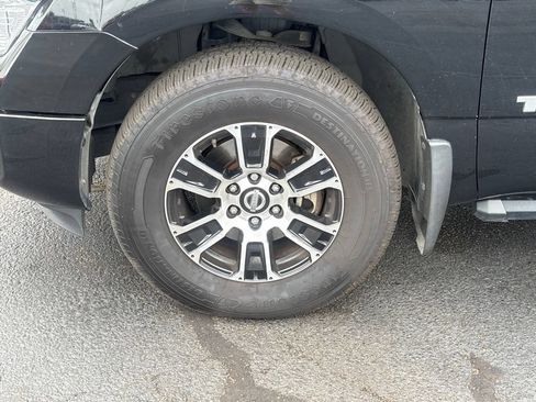 Used 2021 Nissan Titan SV w/ SV Convenience Package AWD/4WD image 24