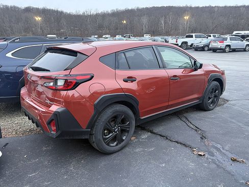 Used 2024 Subaru Crosstrek 2.0i image 3
