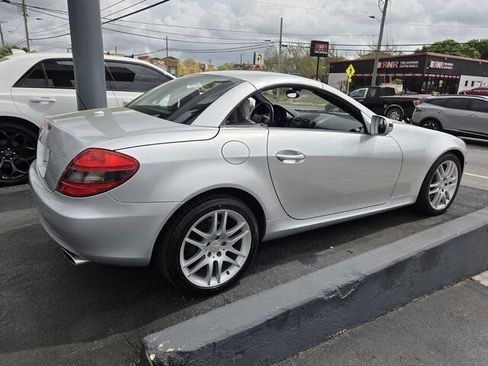Used 2009 Mercedes-Benz SLK 300 image 10