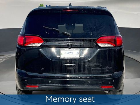 Used 2020 Chrysler Pacifica Limited w/ S Appearance Package image 6