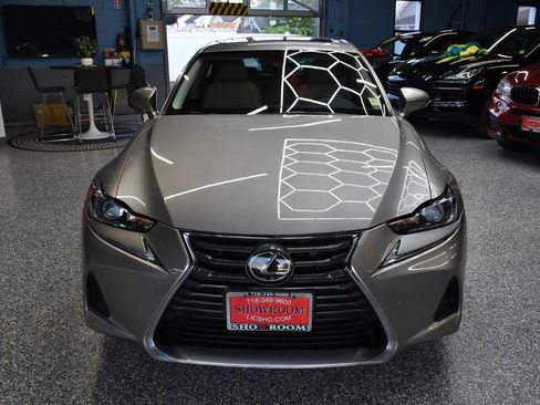Used 2018 Lexus IS 300 AWD image 15