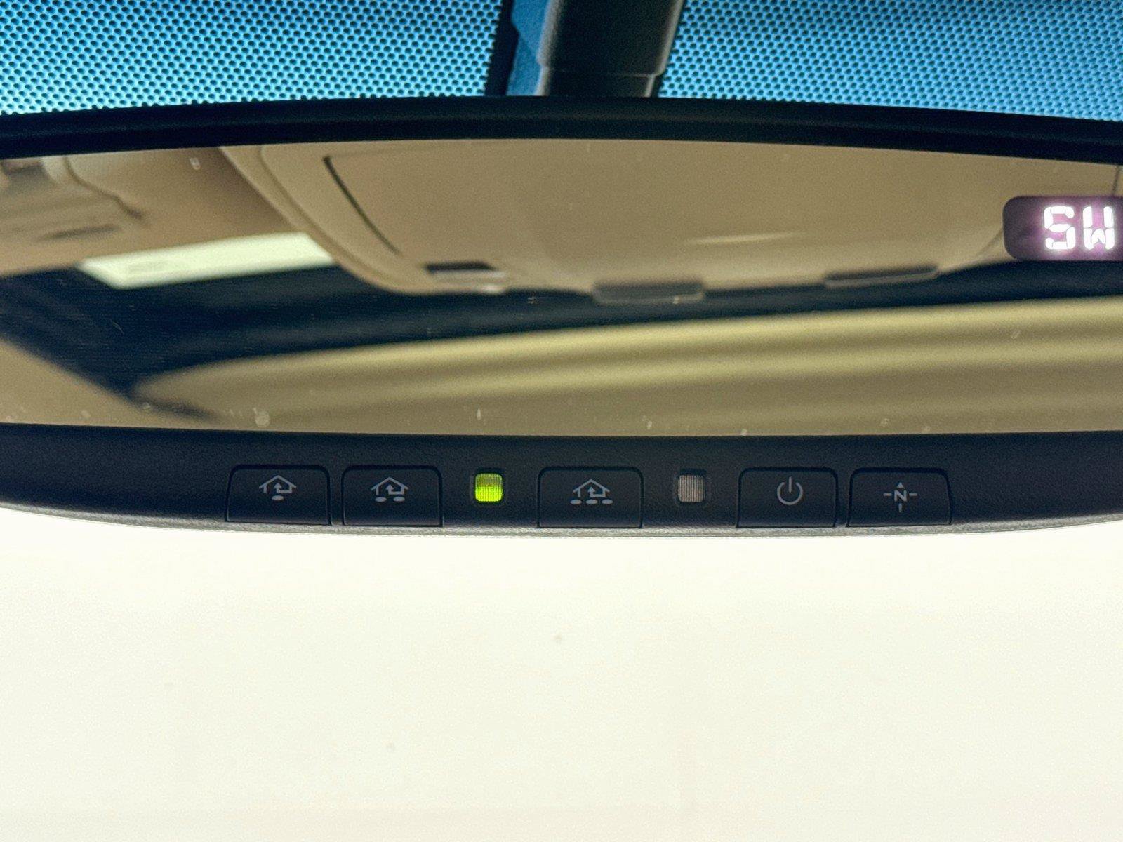 Used 2016 Toyota Avalon XLE Premium FWD image 21