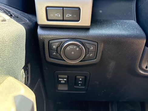Used 2019 Ford F150 Lariat w/ Equipment Group 502A Luxury AWD/4WD image 34