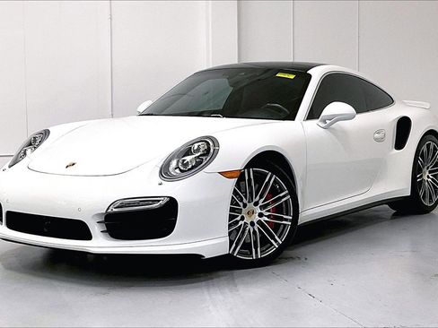 Used 2016 Porsche 911 Turbo image 3