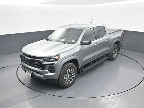Used 2026 Chevrolet Colorado Z71 w/ Technology Package AWD/4WD image 32