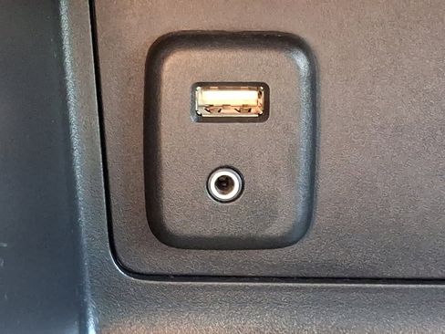 Used 2015 Chevrolet Colorado LT w/ LT Convenience Package AWD/4WD image 25