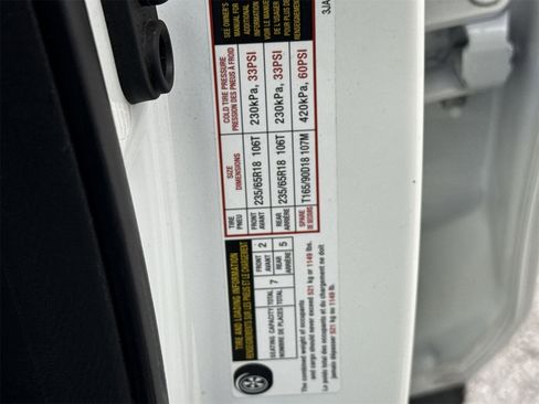 Used 2020 Nissan Pathfinder SV image 37