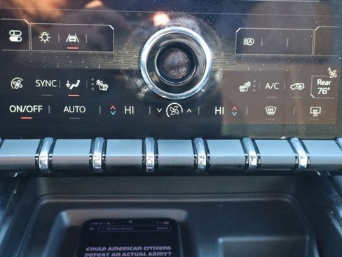 Used 2025 GMC Acadia Elevation image 22