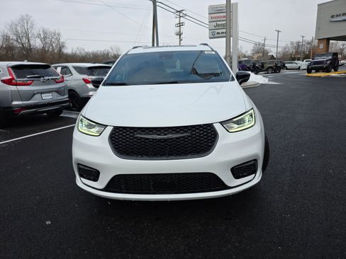 New 2026 Chrysler Pacifica Select w/ S Appearance Package image 20