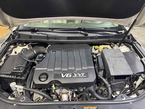 Used 2010 Buick LaCrosse CXL image 29