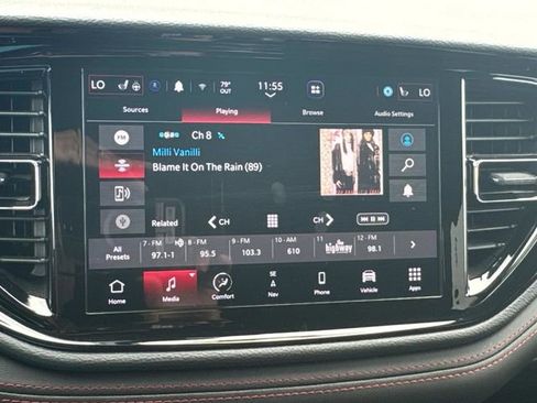 Used 2025 Dodge Durango GT AWD/4WD image 35