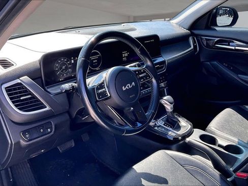 Used 2024 Kia Seltos EX AWD/4WD image 15