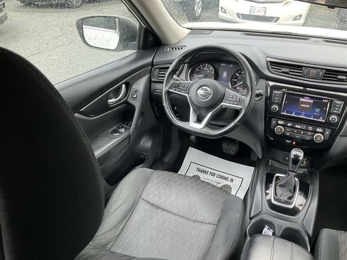 Used 2018 Nissan Rogue SV AWD/4WD image 18