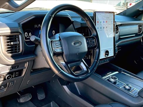 Certified 2023 Ford Expedition Platinum image 17