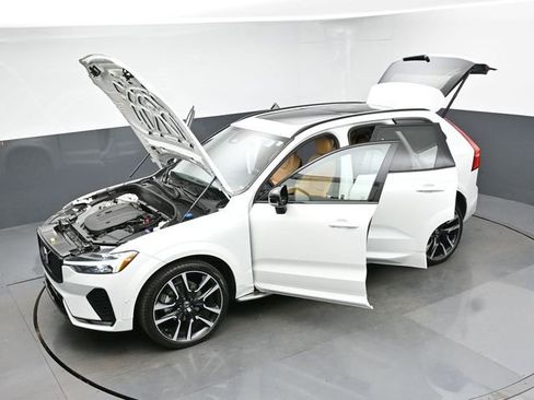 Used 2023 Volvo XC60 B5 Ultimate w/ Protection Package Premier FWD image 52