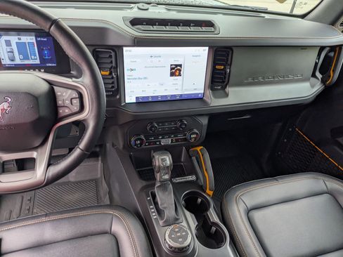 Used 2024 Ford Bronco Badlands AWD/4WD image 23