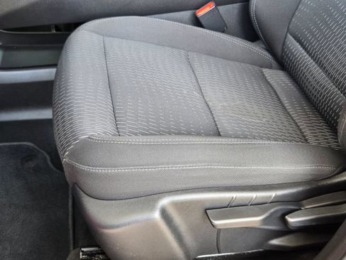 Used 2025 Chevrolet Equinox LT w/ Safety and Technology Package FWD image 13