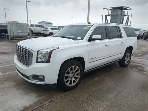 Used 2015 GMC Yukon XL Denali image 9