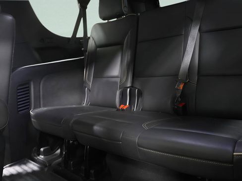 Used 2023 Chevrolet Suburban Premier AWD/4WD image 26
