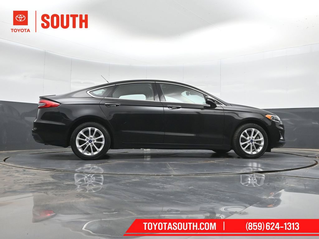 Used 2020 Ford Fusion Energi Titanium FWD image 40