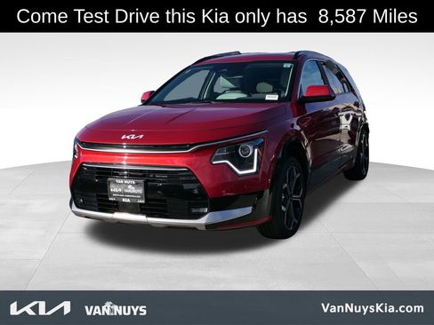 Used 2025 Kia Niro EX Touring image 5