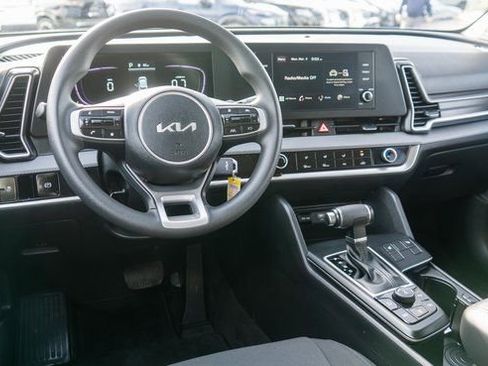 Used 2023 Kia Sportage LX image 13